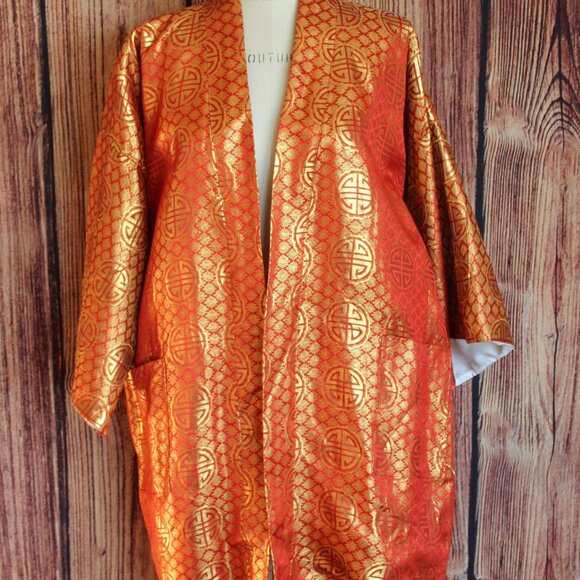 Vintage Man's Kimono, Short Haori in Orange and Gold with Asian Medallion Print, - Picture 2 of 10